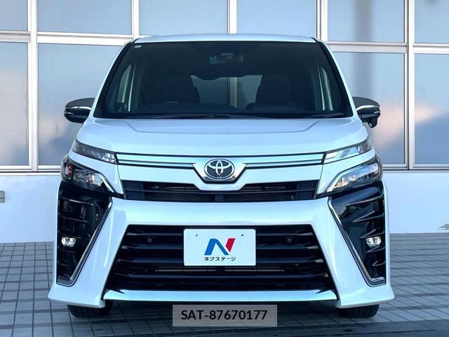 Toyota VOXY 2020-07 8652456-14