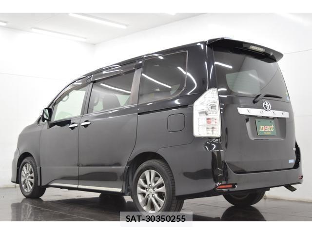 Toyota VOXY 2013-05 8652499-9