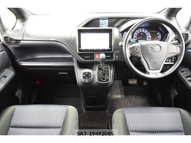 Toyota VOXY 2015-08 8652503-10