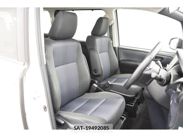 Toyota VOXY 2015-08 8652503-17