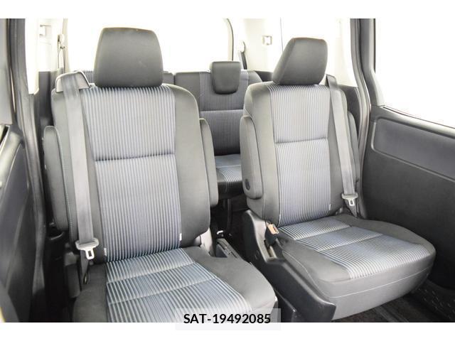 Toyota VOXY 2015-08 8652503-18