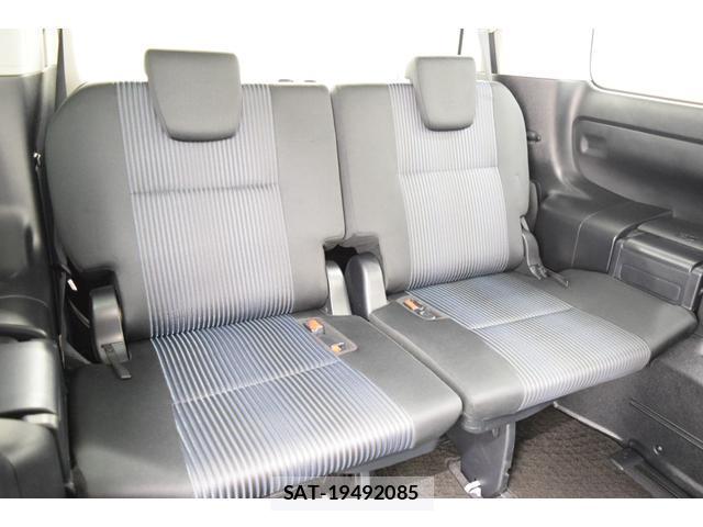 Toyota VOXY 2015-08 8652503-19