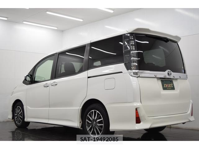 Toyota VOXY 2015-08 8652503-9