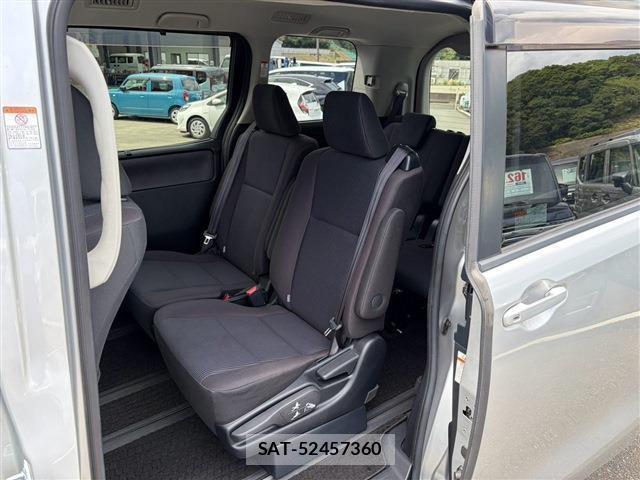 Toyota VOXY 2014-03 8652515-14