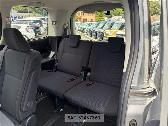 Toyota VOXY 2014-03 8652515-15