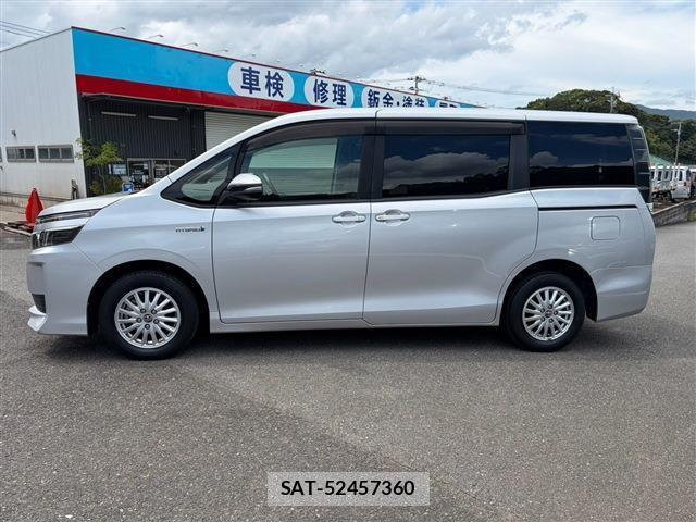 Toyota VOXY 2014-03 8652515-8