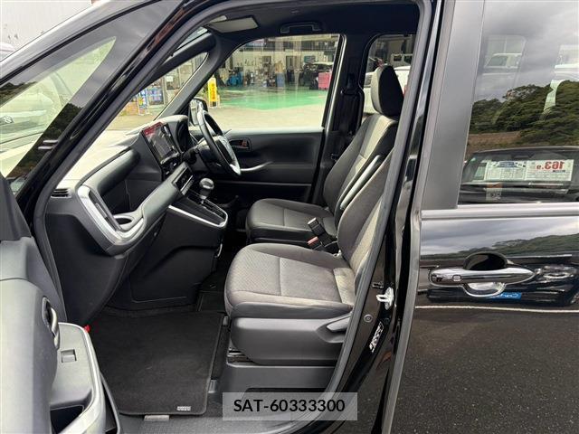 Toyota VOXY 2023-07 8652519-11