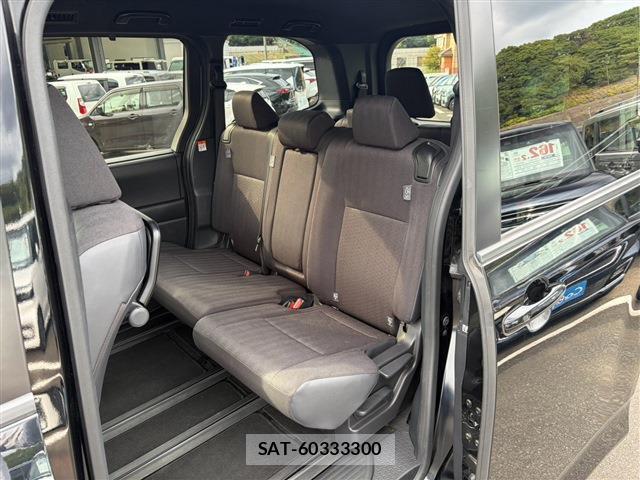 Toyota VOXY 2023-07 8652519-14