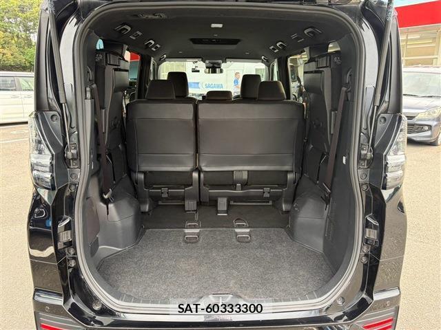 Toyota VOXY 2023-07 8652519-16