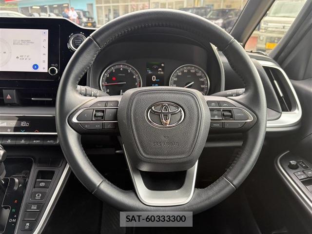 Toyota VOXY 2023-07 8652519-18