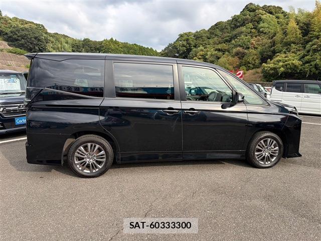 Toyota VOXY 2023-07 8652519-9
