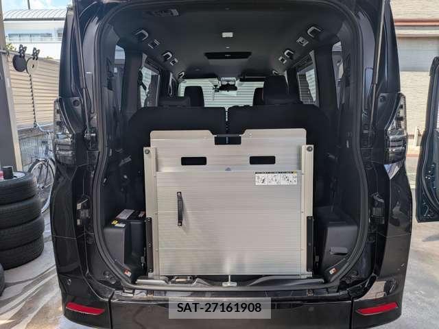 Toyota VOXY 2024-03 8652526-1