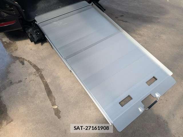 Toyota VOXY 2024-03 8652526-4