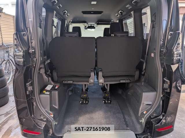Toyota VOXY 2024-03 8652526-5
