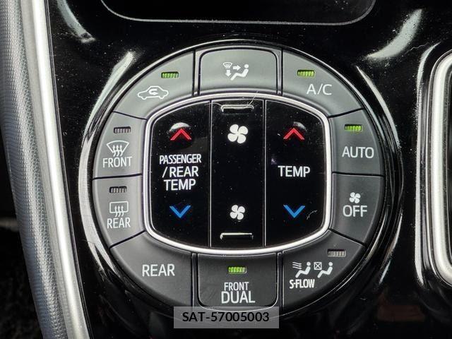 Toyota VOXY 2021-05 8652532-18