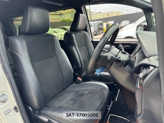 Toyota VOXY 2021-05 8652532-8