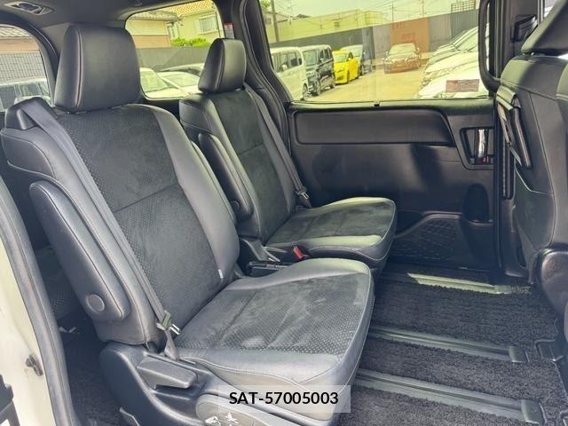 Toyota VOXY 2021-05 8652532-9