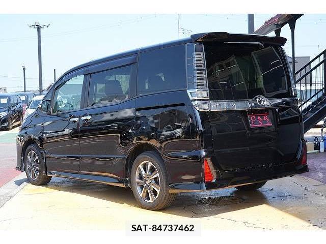 Toyota VOXY 2017-12 8652561-1