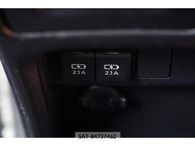 Toyota VOXY 2017-12 8652561-12
