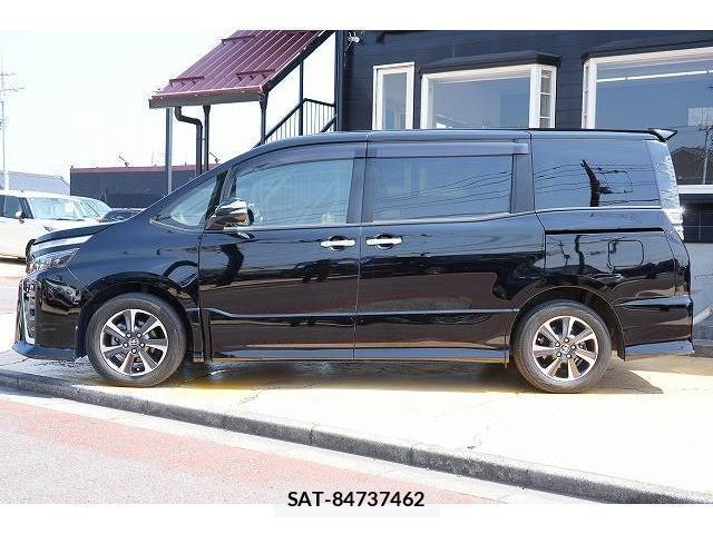 Toyota VOXY 2017-12 8652561-2