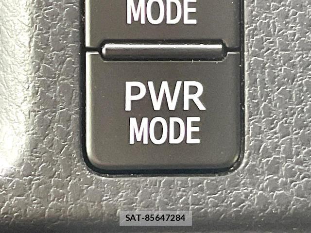 Toyota VOXY 2017-10 8652568-18