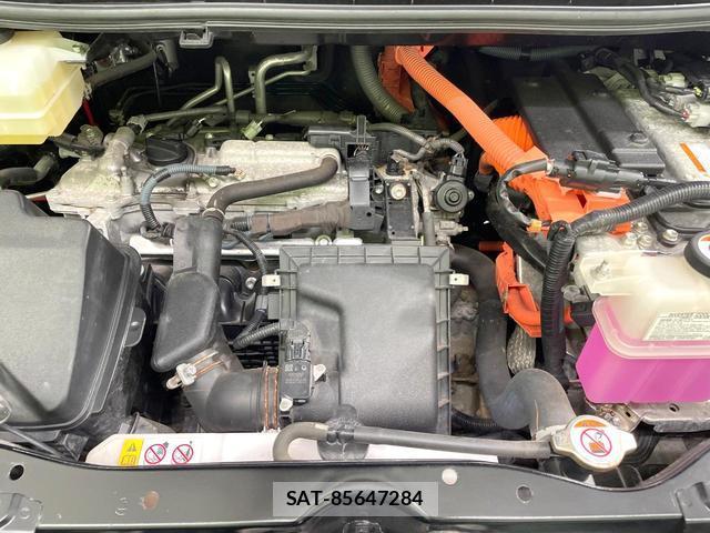 Toyota VOXY 2017-10 8652568-3
