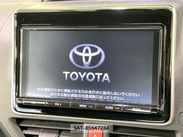 Toyota VOXY 2017-10 8652568-6