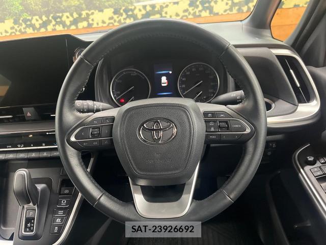 Toyota VOXY 2022-02 8652629-11
