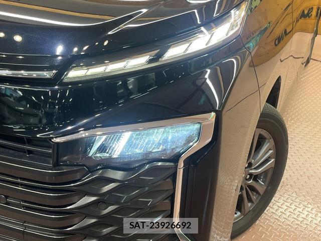 Toyota VOXY 2022-02 8652629-12