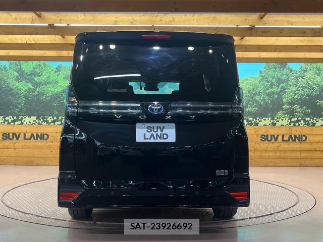 Toyota VOXY 2022-02 8652629-14