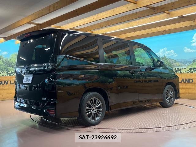 Toyota VOXY 2022-02 8652629-15