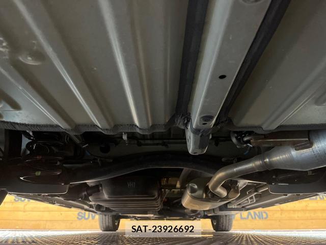 Toyota VOXY 2022-02 8652629-17