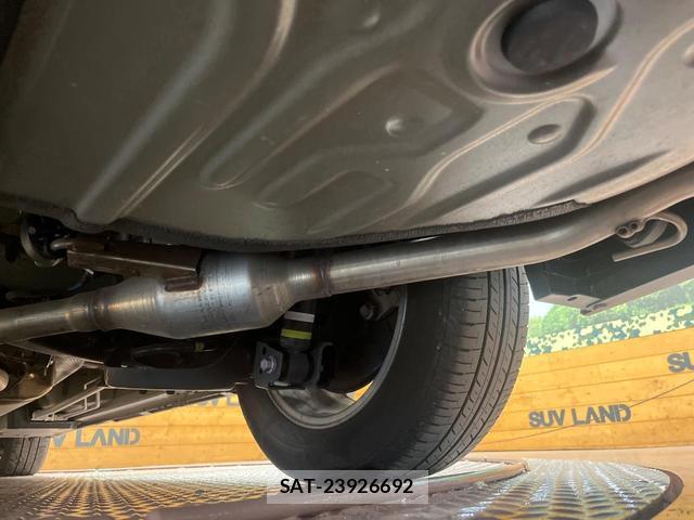 Toyota VOXY 2022-02 8652629-18