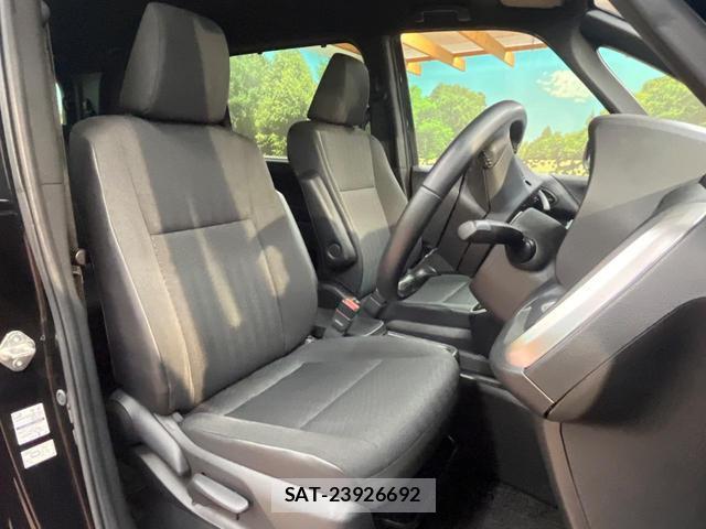 Toyota VOXY 2022-02 8652629-7