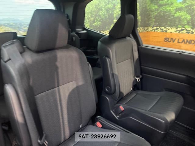 Toyota VOXY 2022-02 8652629-8