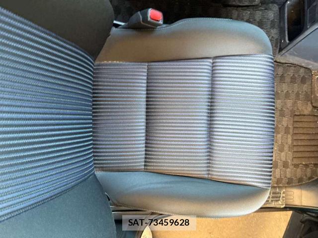 Toyota VOXY 2016-01 8652708-12