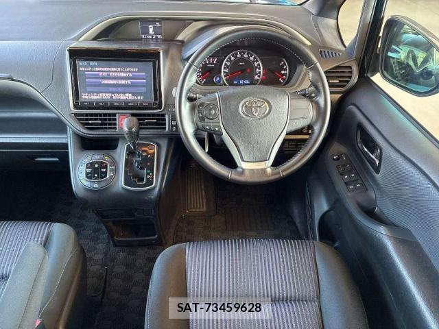 Toyota VOXY 2016-01 8652708-2