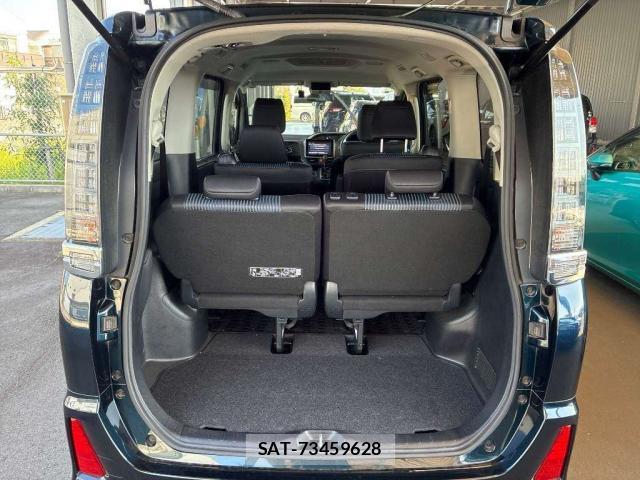 Toyota VOXY 2016-01 8652708-5