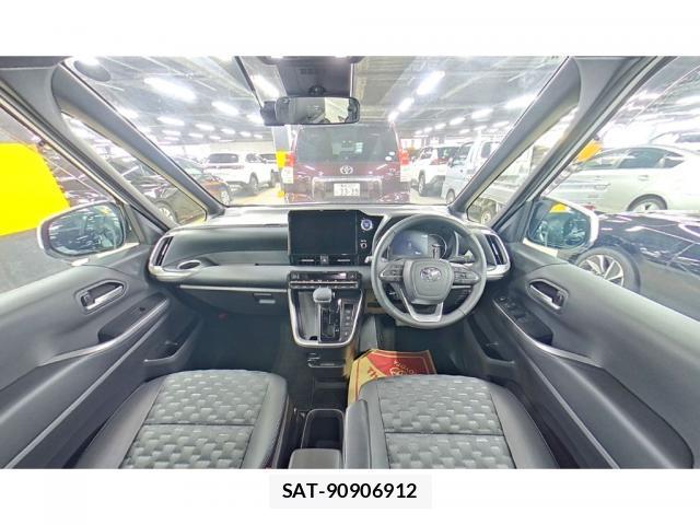 Toyota VOXY 2022-04 8652713-2