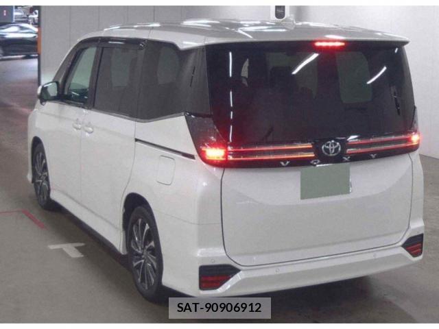Toyota VOXY 2022-04 8652713-4