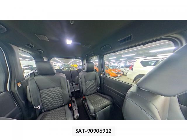 Toyota VOXY 2022-04 8652713-5
