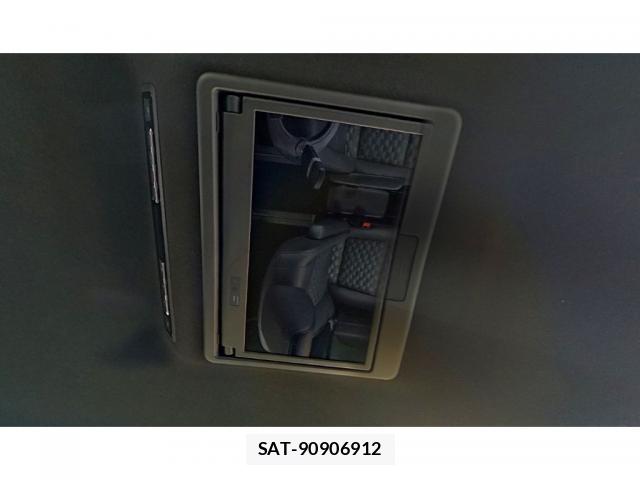 Toyota VOXY 2022-04 8652713-7