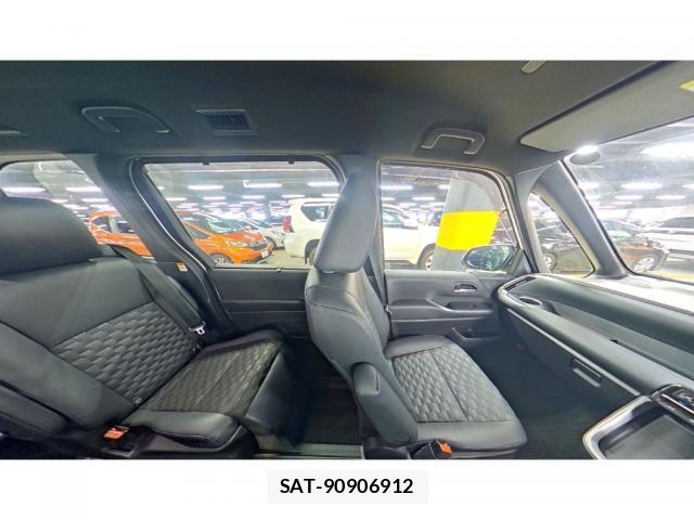 Toyota VOXY 2022-04 8652713-9