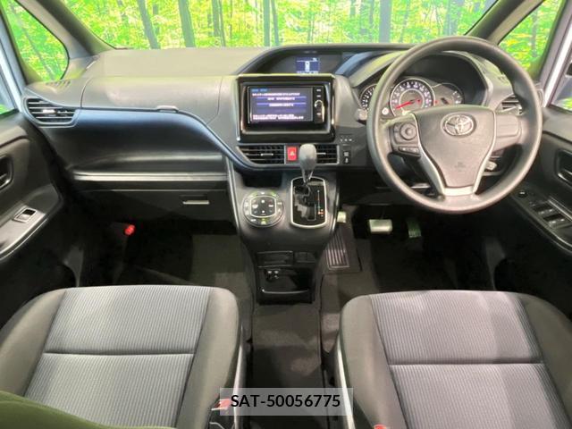 Toyota VOXY 2018-04 8652744-1