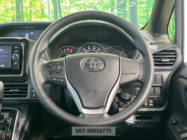 Toyota VOXY 2018-04 8652744-11