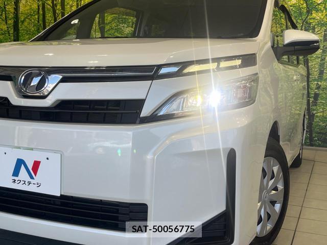 Toyota VOXY 2018-04 8652744-12
