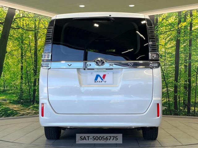 Toyota VOXY 2018-04 8652744-15