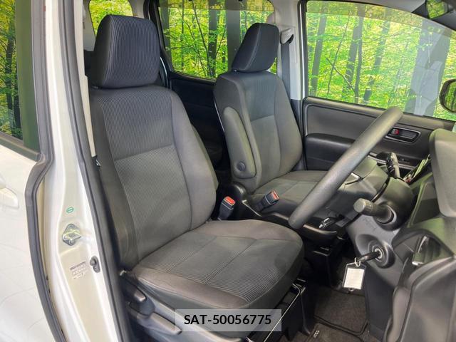 Toyota VOXY 2018-04 8652744-7