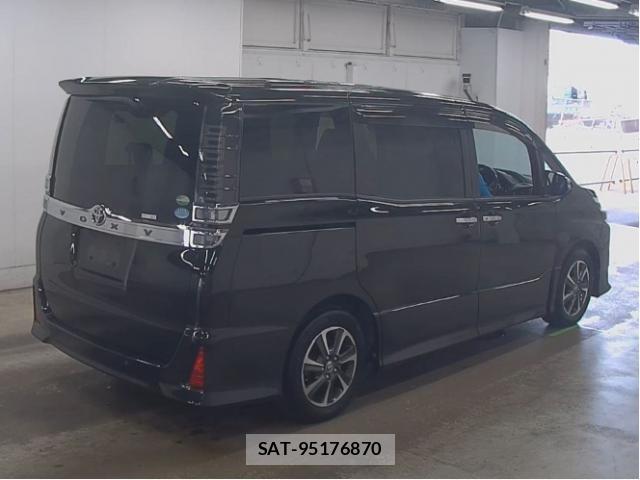 Toyota VOXY 2019-07 8652818-1