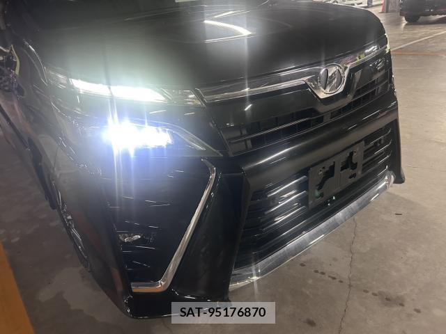 Toyota VOXY 2019-07 8652818-7